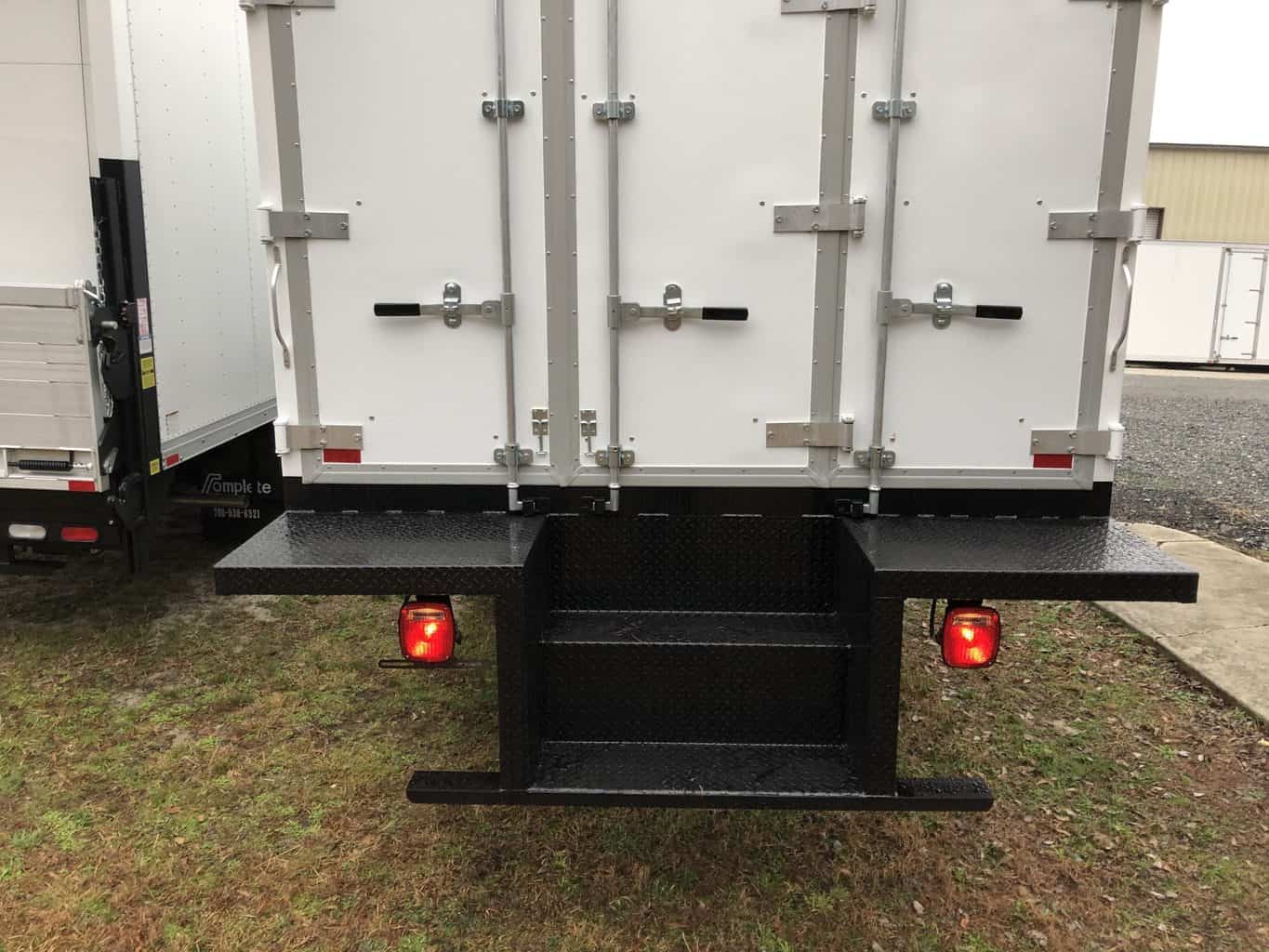 Full Opening Triple rear doors, insulated (these door's opening is as