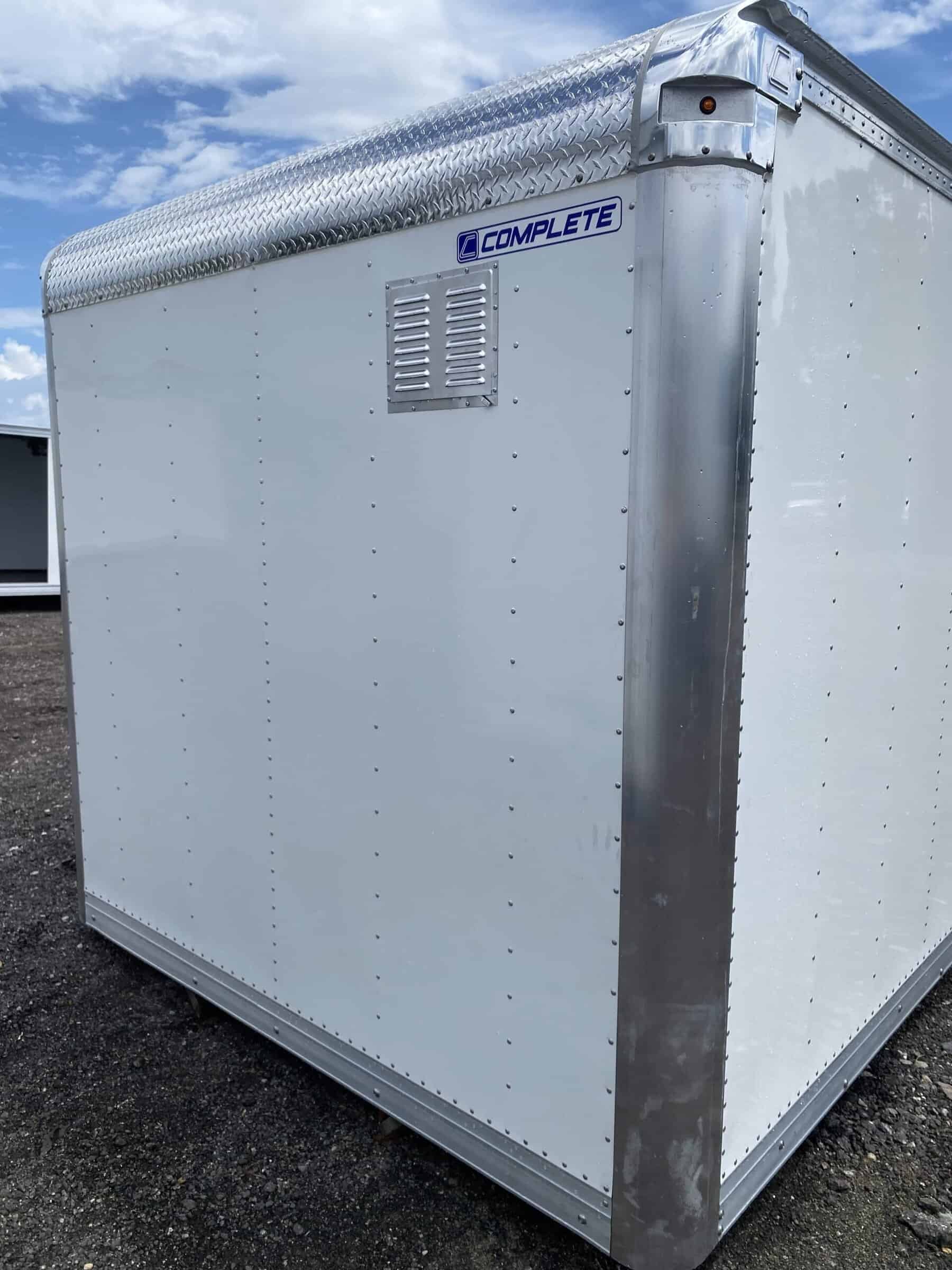 18’ ALUMINUM ENCLOSED VANSCAPE BODY (16' + 2' ENCLOSED DOVETAIL), INCLUDING DOVETAIL (18' TOTAL LENGTH - 16' flat & 2' enclosed dovetail) - Image 3