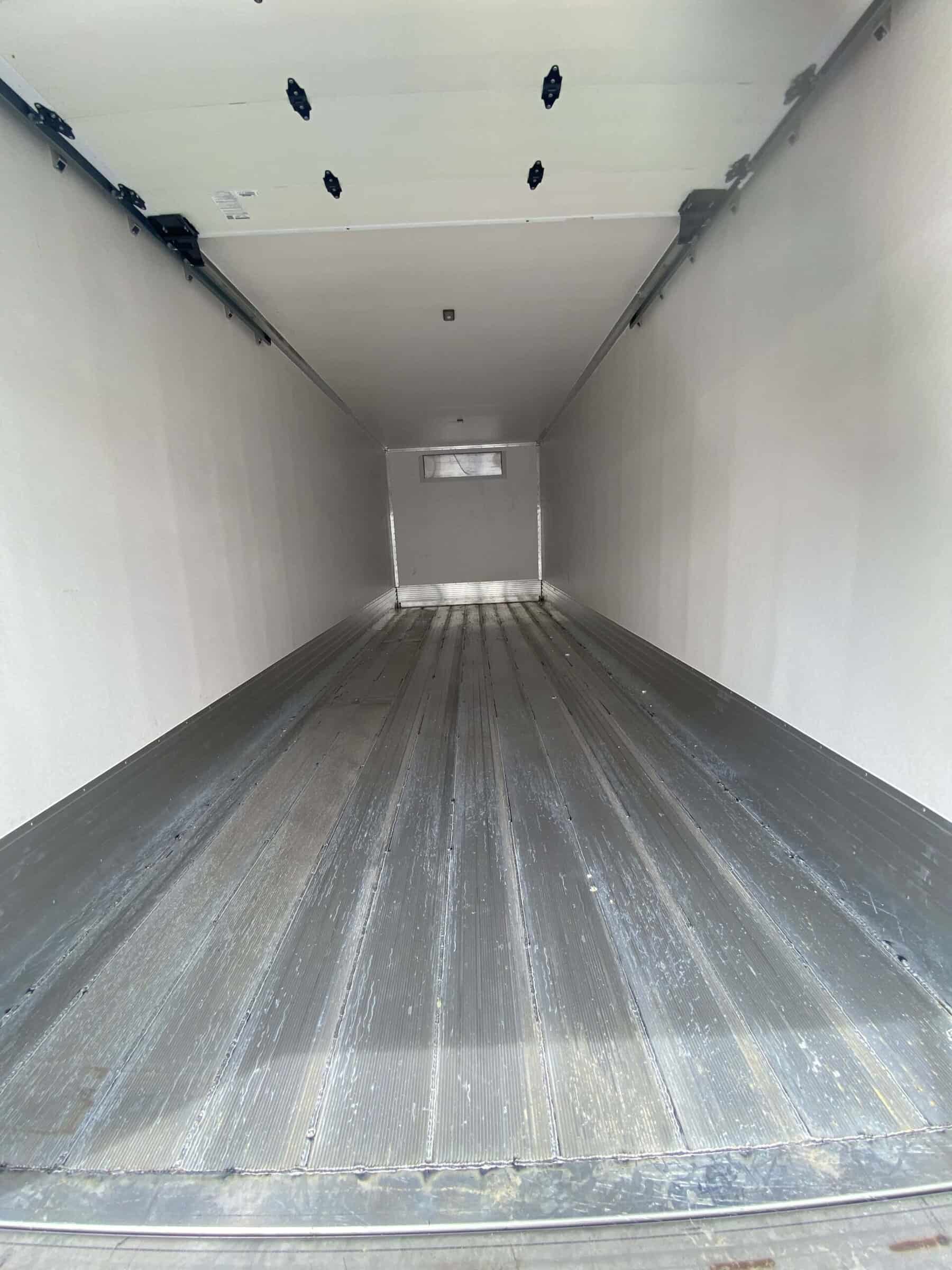 26’ HEAVY DUTY ---INSULATED / REFRIGERATED ALUMINUM VAN BODY - Image 4